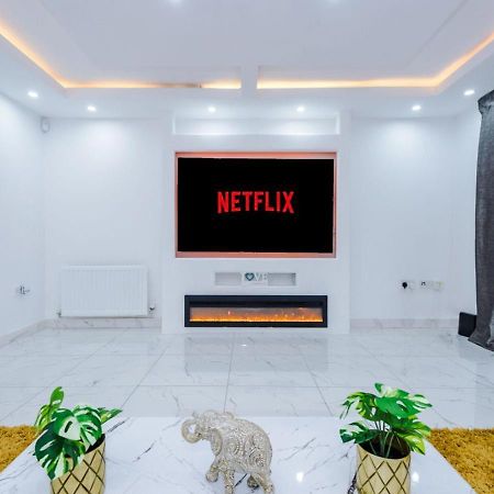 Luxury 3 Bedroom House Close To Manchester Center Экстерьер фото