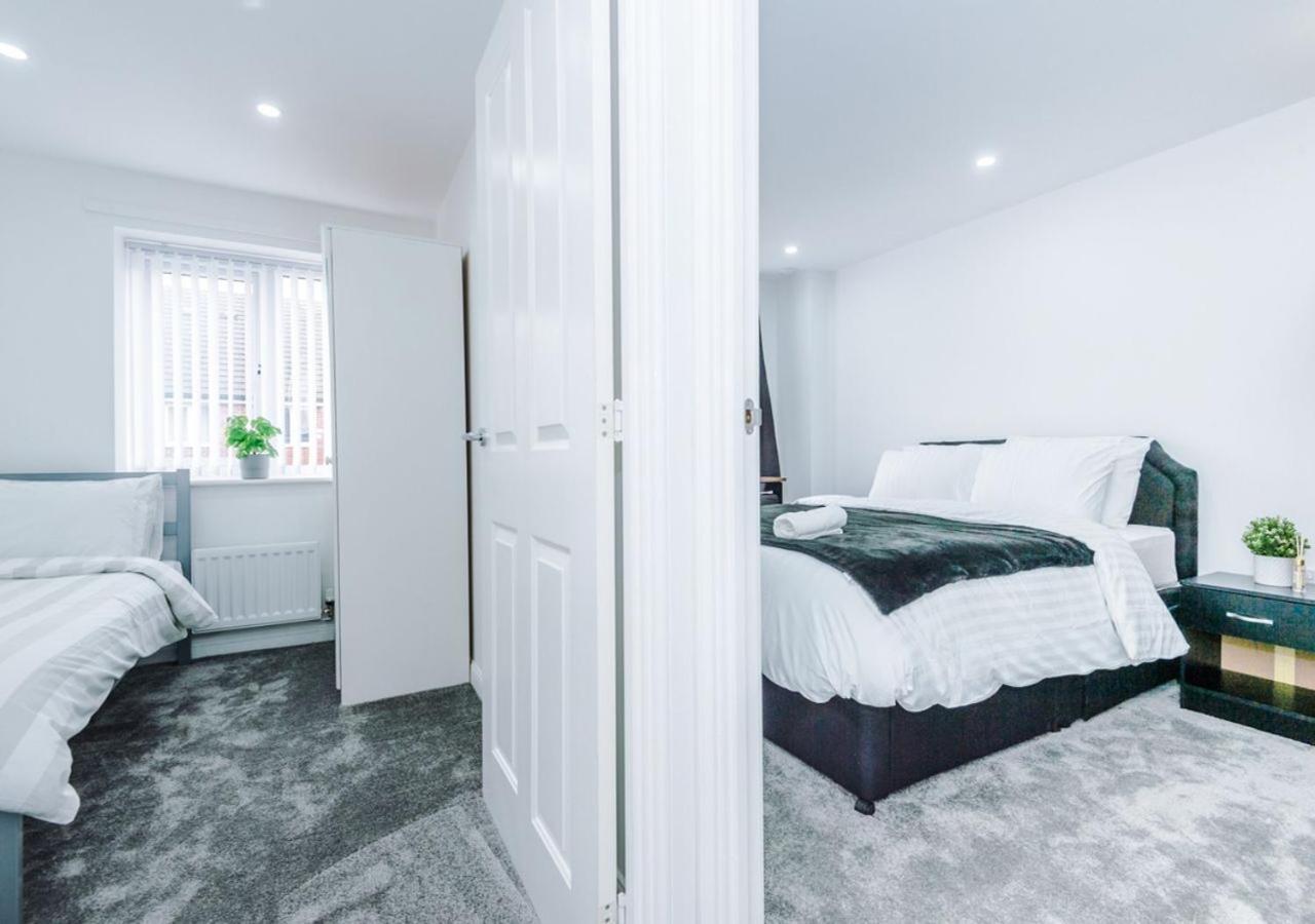 Luxury 3 Bedroom House Close To Manchester Center Экстерьер фото