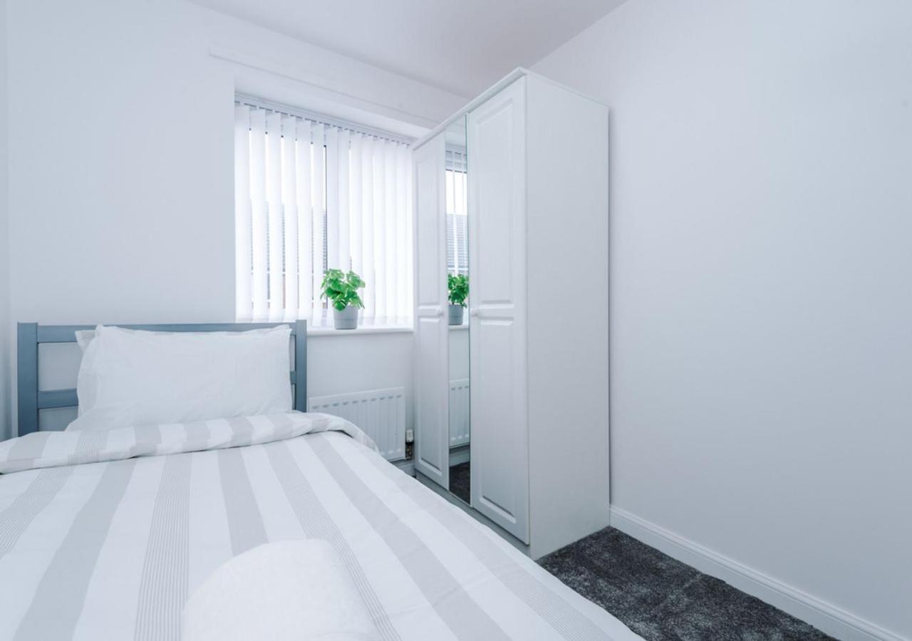 Luxury 3 Bedroom House Close To Manchester Center Экстерьер фото