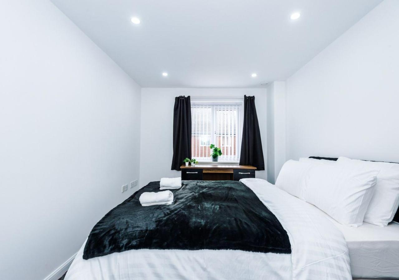 Luxury 3 Bedroom House Close To Manchester Center Экстерьер фото