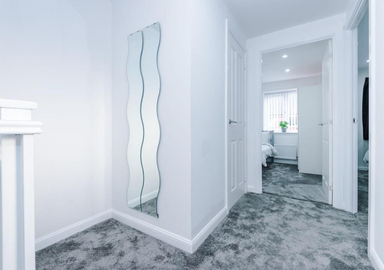 Luxury 3 Bedroom House Close To Manchester Center Экстерьер фото