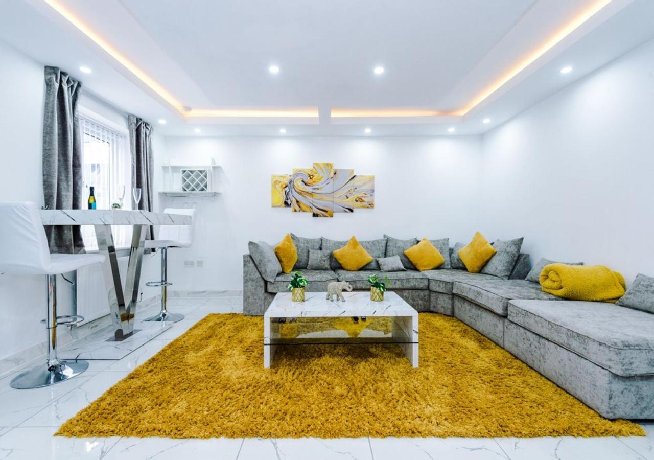 Luxury 3 Bedroom House Close To Manchester Center Экстерьер фото