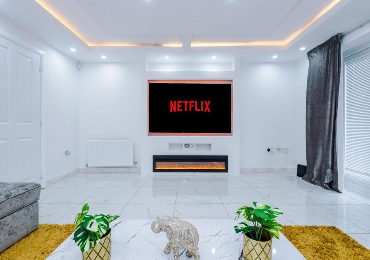 Luxury 3 Bedroom House Close To Manchester Center Экстерьер фото