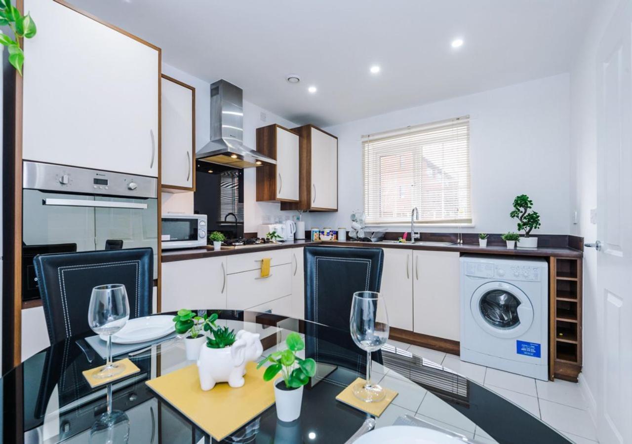 Luxury 3 Bedroom House Close To Manchester Center Экстерьер фото