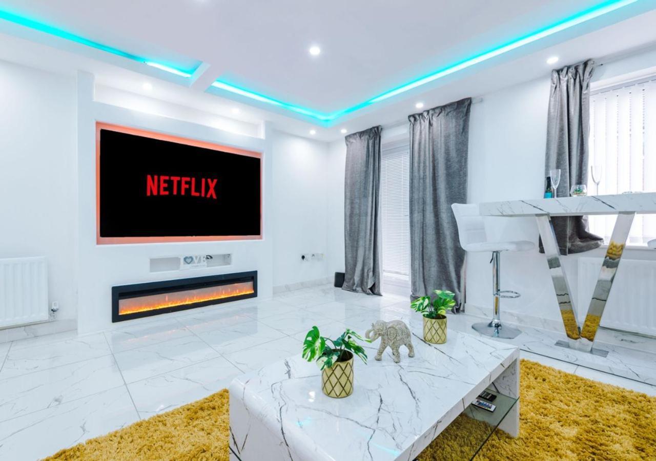 Luxury 3 Bedroom House Close To Manchester Center Экстерьер фото